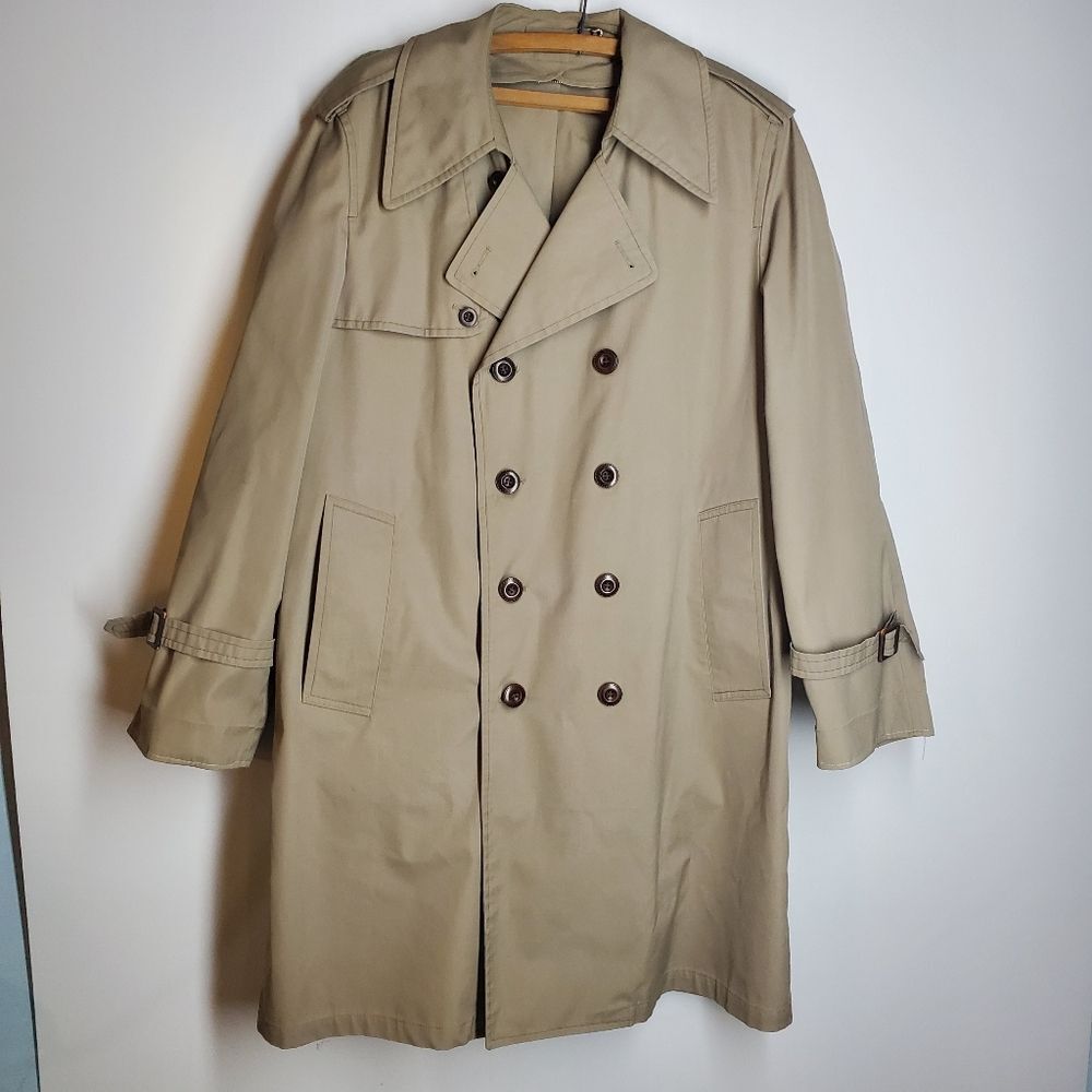 London Fog Tan Trench Coat.  Size 40 Short